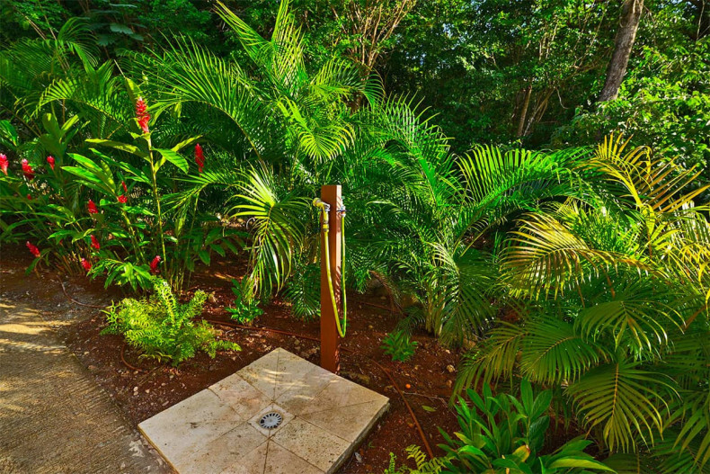 La douche de jardin en martinique