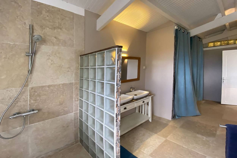 Douche a l'italienne en martinique bungalow de luxe