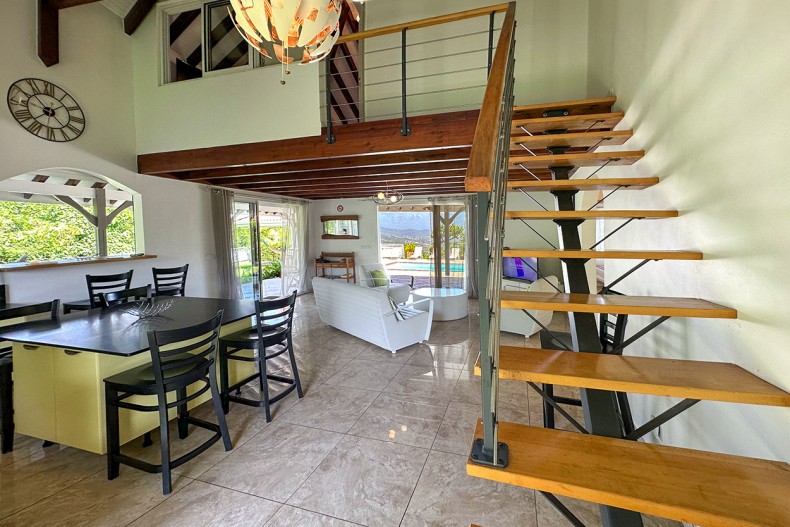 Location Villa Papaye Diamant escalier