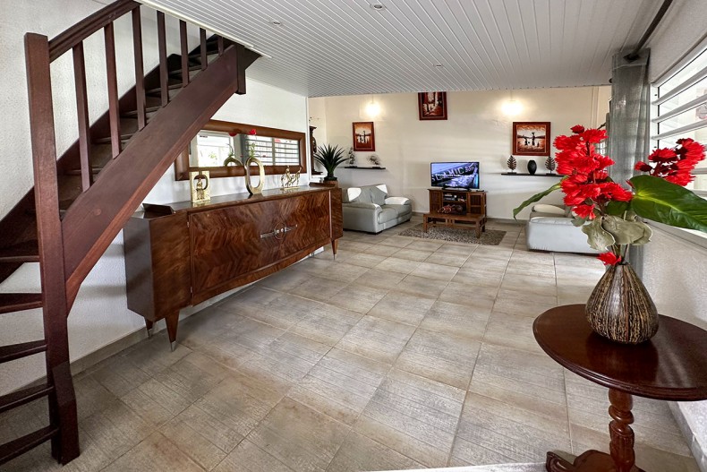 Escalier Villa dou Kréole