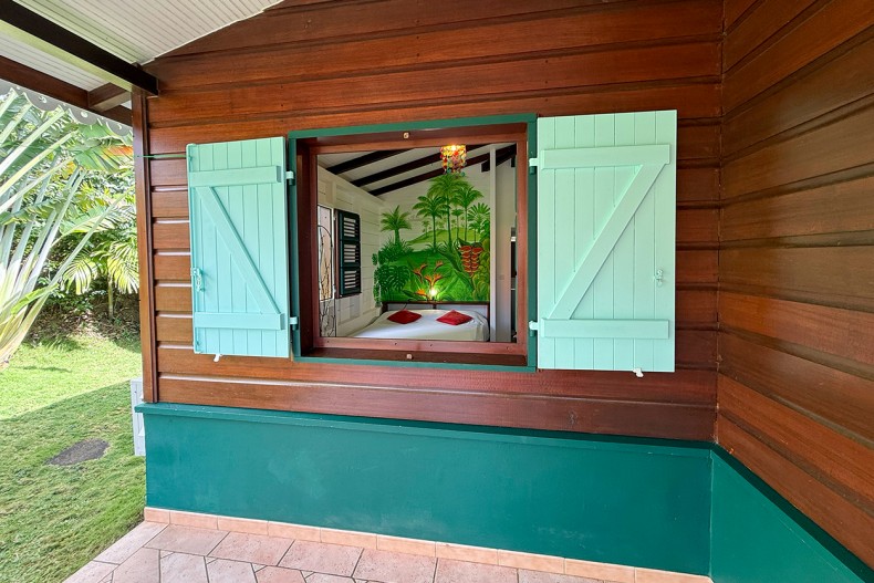 maison porte du surf martinique fenetre