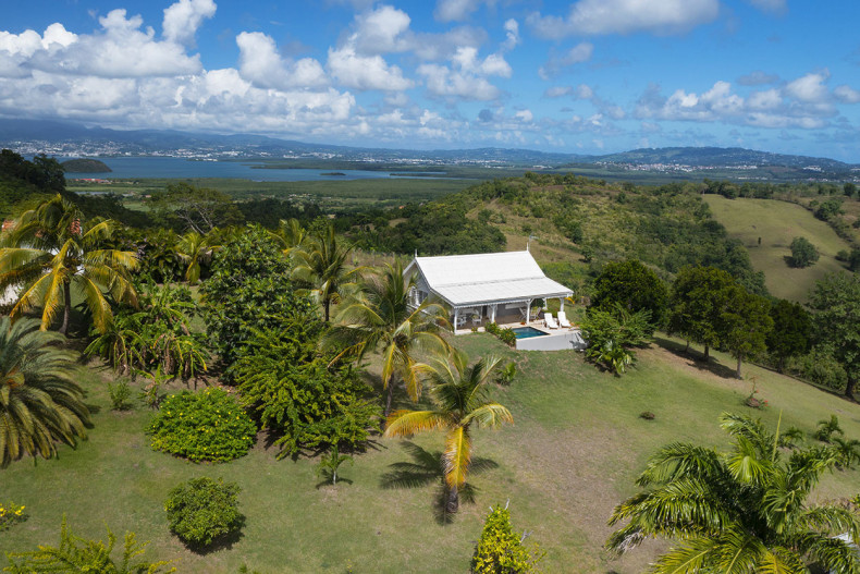 Villa sud Martinique piscine Habitation fleury