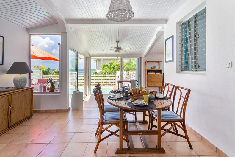 KAZ à CANOT location villa Martinique Le François vue mer piscine location de vacances