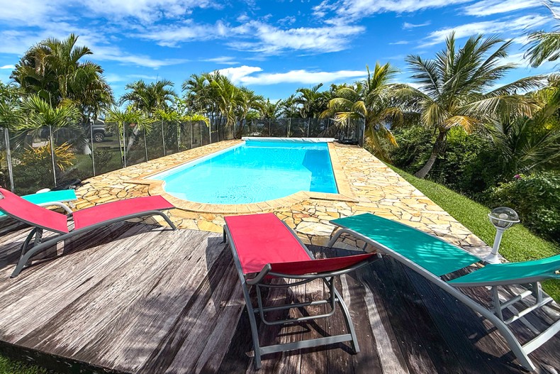Location villa Sainte Anne Martinique piscine kaz arome