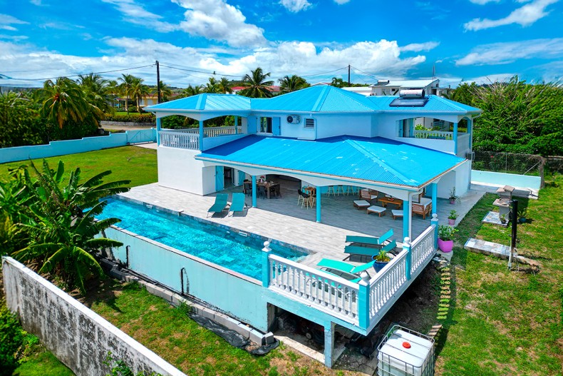 La piscine location villa le Vauclin martinique