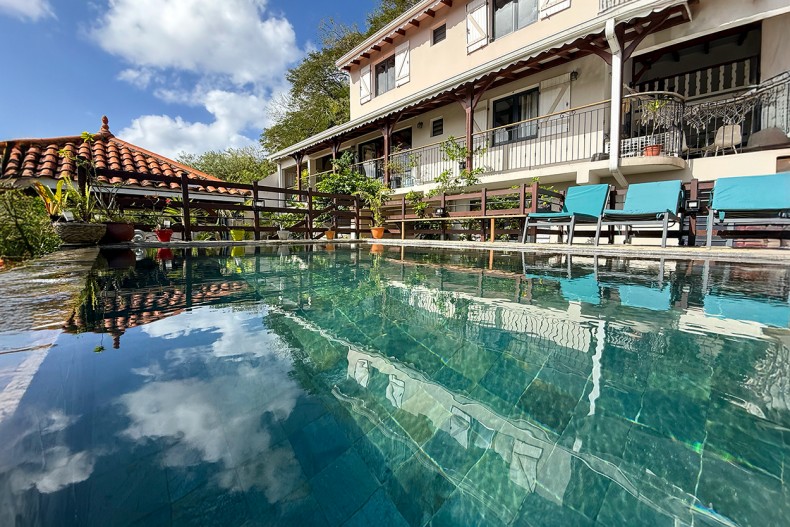 Location à fort de france avec piscine