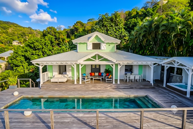 location belle villa de l anse  a l ane piscine et spa