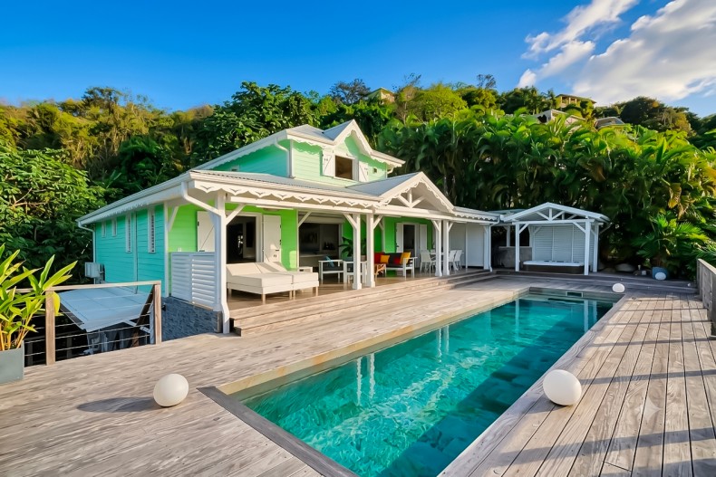 location belle villa de l anse  a l ane piscine et spa