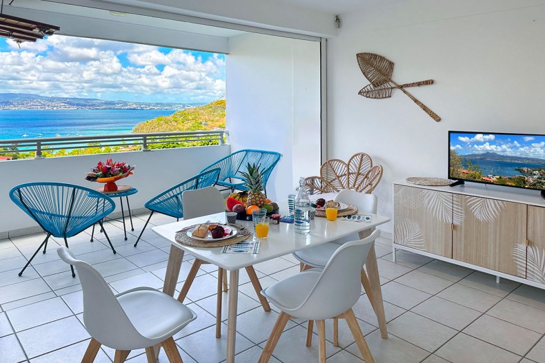 Location trois ilets appartement Azur vue mer