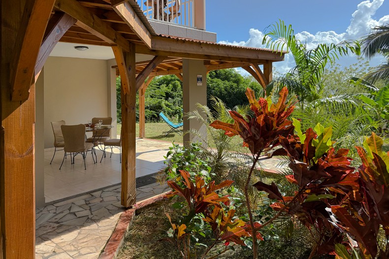 location T3 NID petite Anse d-arlet jardin