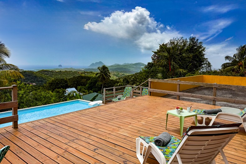 Location Villa vue sur le rocher du diamant Martinique haut Rivière salée