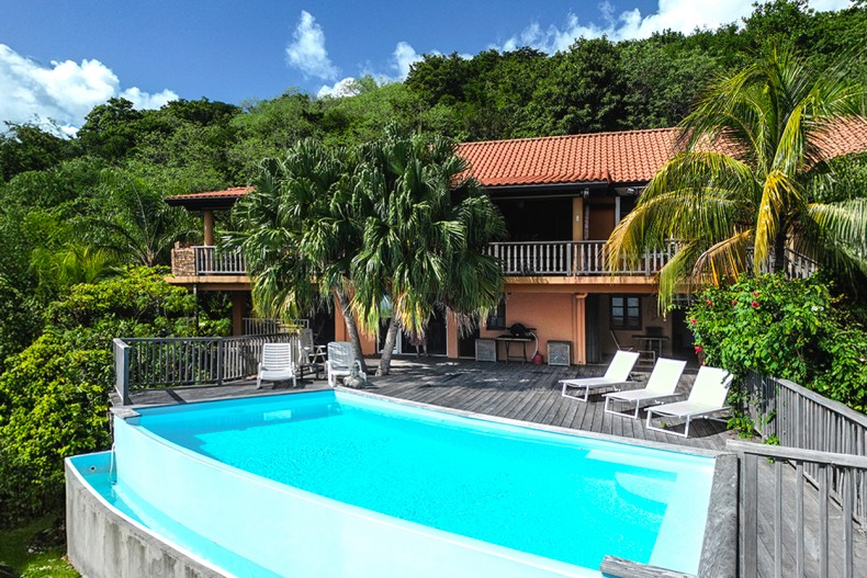 Magnifique location Anse d'Arlet piscine débordemen t