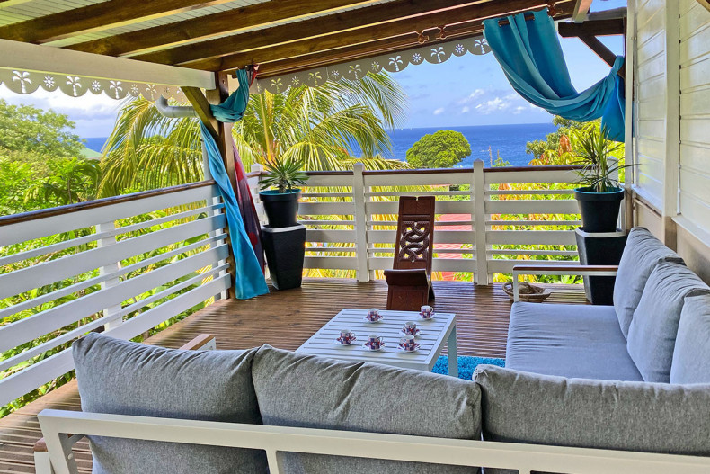 Joli appartement petite Anse avec terrasse vue mer