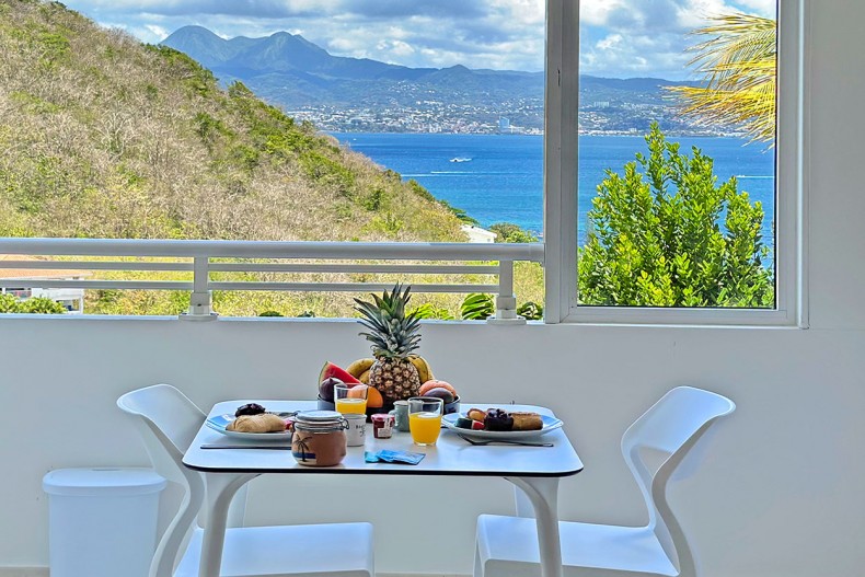 Studio Location Trois Ilets Martinique table