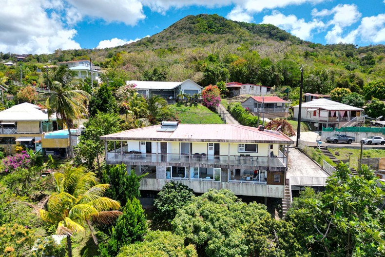 Location trois ilets appartement Azur vue mer