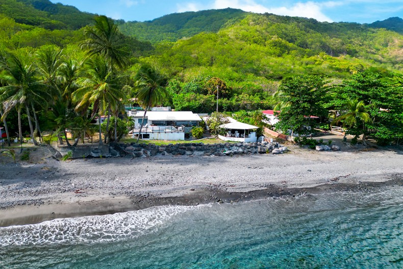 location villa bord de mer saint-pierre.jpg