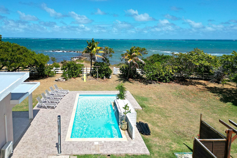 Villa TROPICAL OCEAN 5 chambres location Martinique le Vauclin pieds dans l