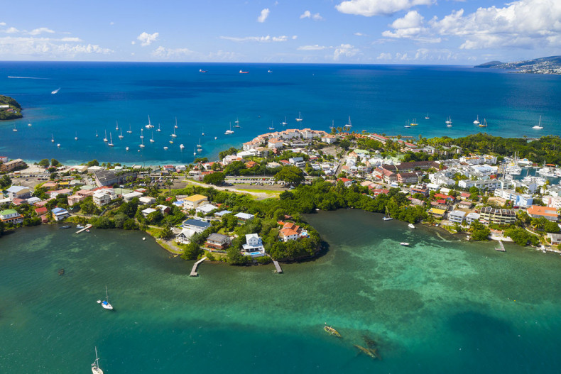 la villa blanc bleu sur la pointe du Bout
