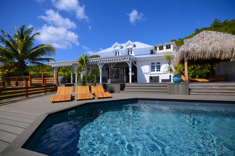 Villa DIAMANT BLANC Martinique location piscine vue mer 7 chambres - Soyer comme chez vous au Diamant Blanc