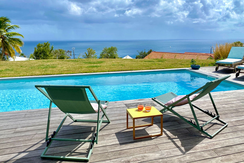 Piscine vue mer