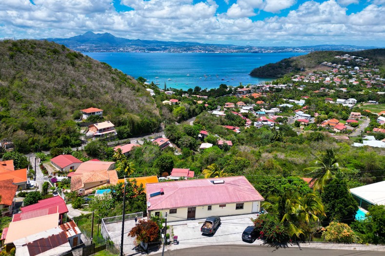 Location trois ilets appartement Azur vue mer