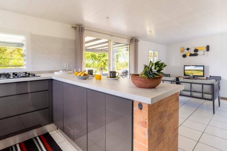 Loge Sainte Anne cuisine salon