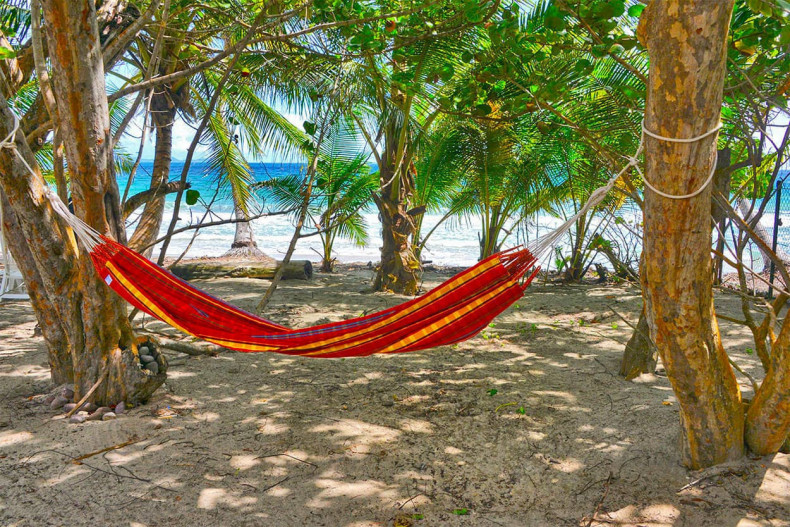 hamac sur la plage du diamant