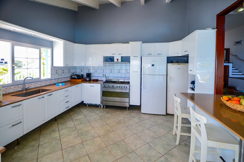 Villa Pointe Cap Est cuisine a