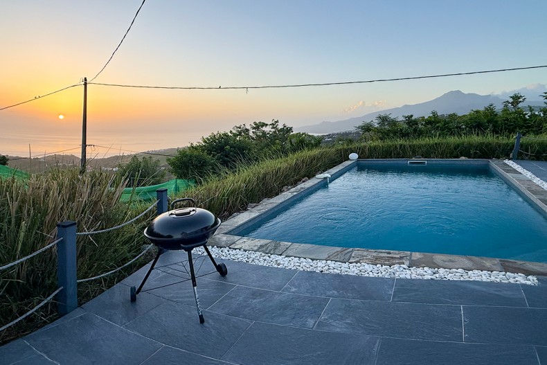 Location petite maison le carbet Martinique piscine