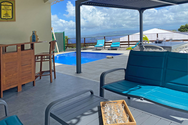 Petite maison sur les hauteurs des 3 ilets