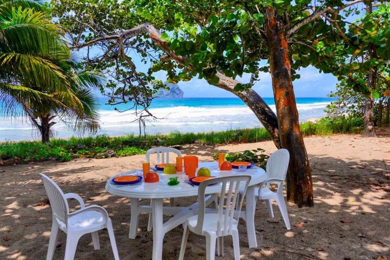 Déjeuner sur la plage du Diamant