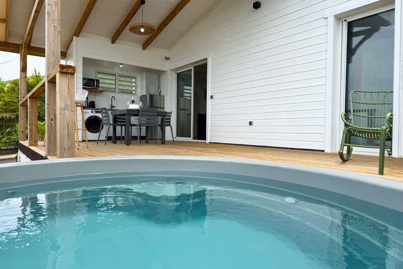 Bungalow Martinique vues bleues piscine