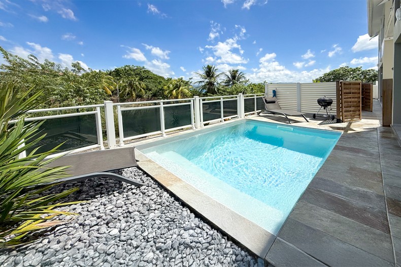 Petite piscine 4 x 3 m