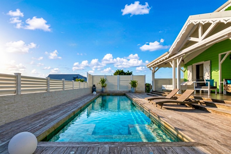 location belle villa de l anse  a l ane piscine et spa
