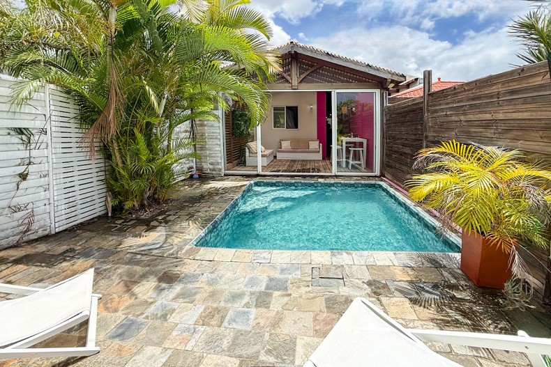 Piscine petite villa 4 etoiles Sainte Luce