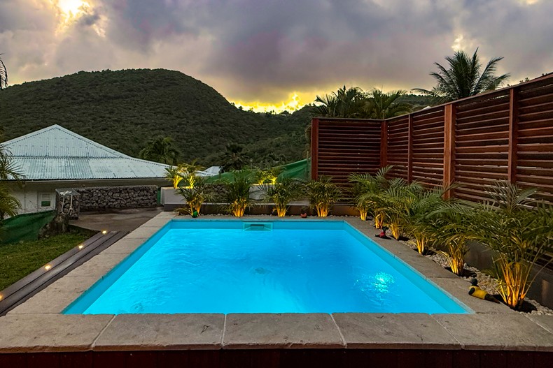 piscine soir Location la maison de Mary Sainte-Luce Martinique
