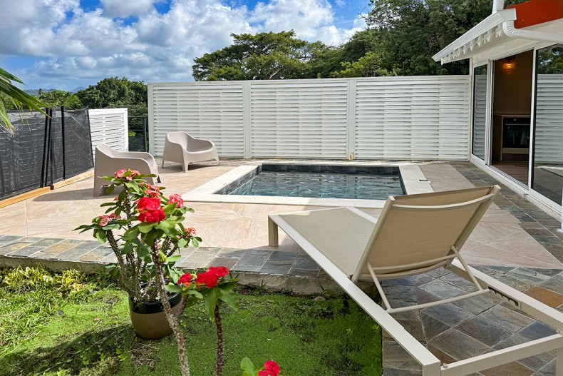 location villa le Lamentin Martinique piscine