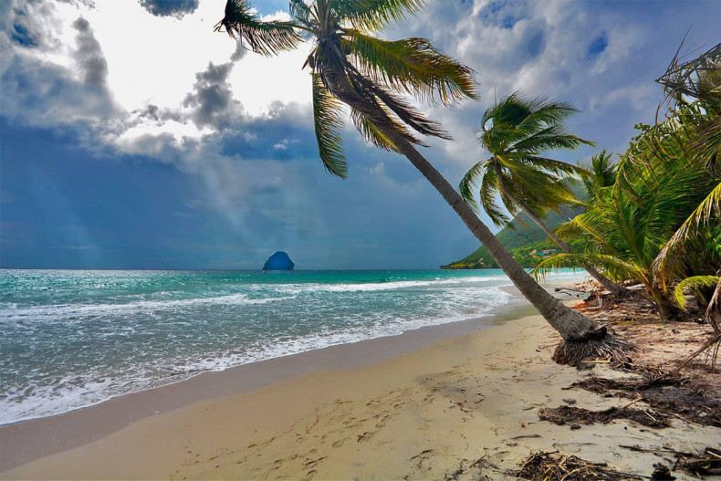sur la plage du diamant en martinique