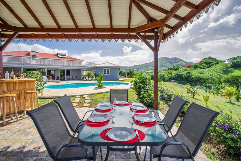 pomme-cannelle-table carbet