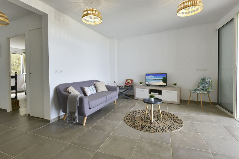 salon TV Résidence brise marine tartane bord de mer vue