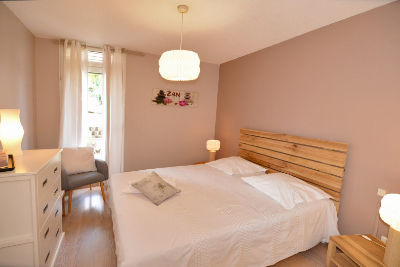 Location T2 chambre rez de jardin le diamant piscine