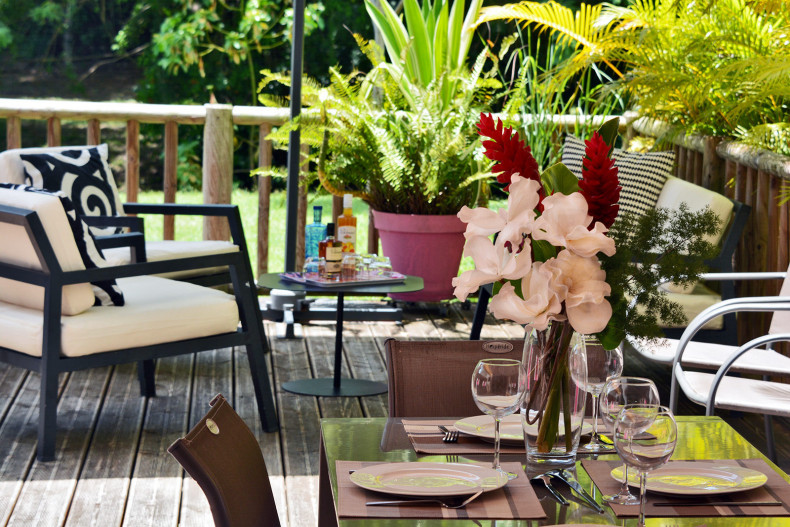 Location T2 rez de jardin le diamant piscine