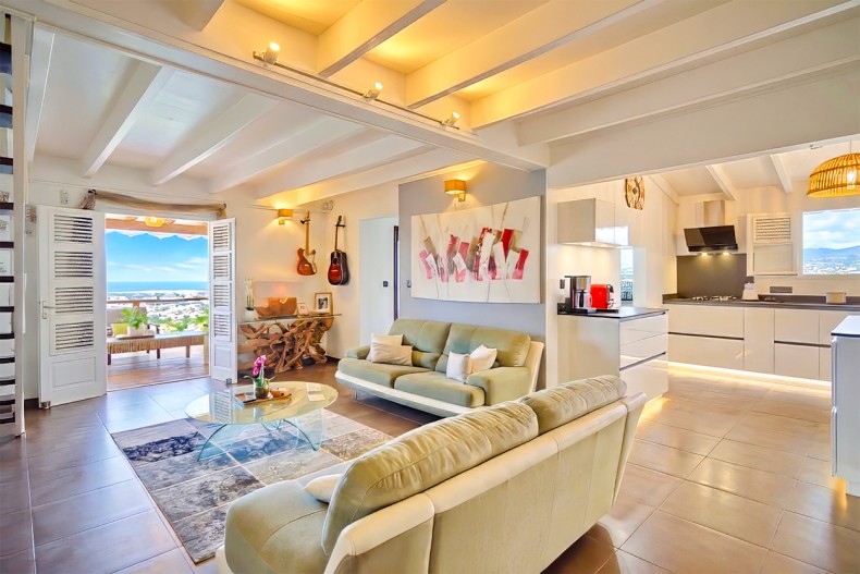 location belle villa de l anse  a l ane piscine et spa