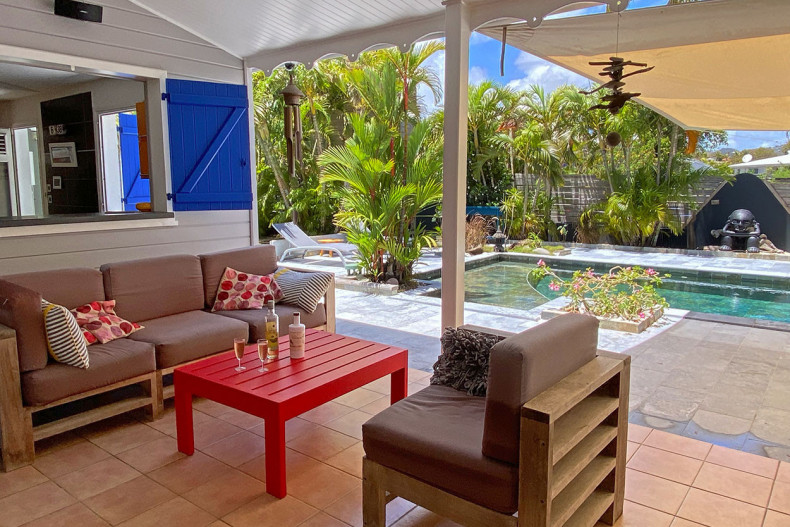 Location Belle villa Martinique Cap Est salon terrasse