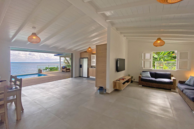 Location villa piscine bord de mer Martinique