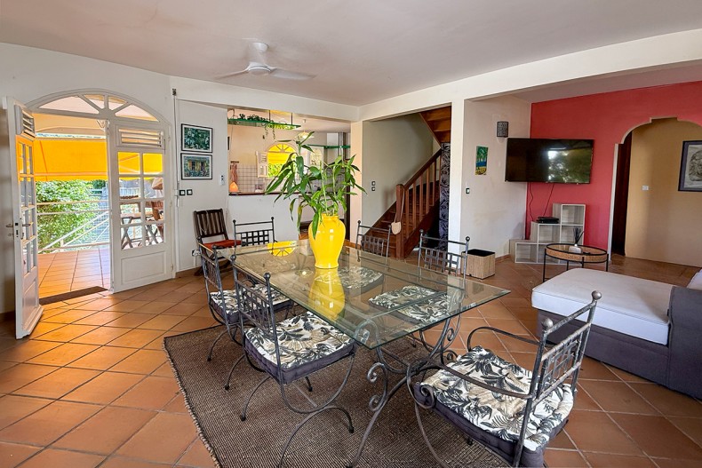 salon Location ANSE à l'ANE Martinique Haut de villa F4