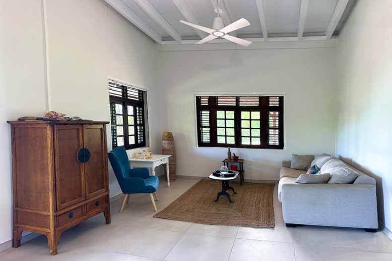 Salon TV Location villa Tartane Cap Nature