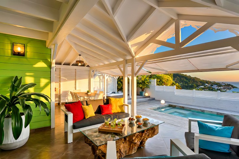 location belle villa de l anse  a l ane piscine et spa terrasse
