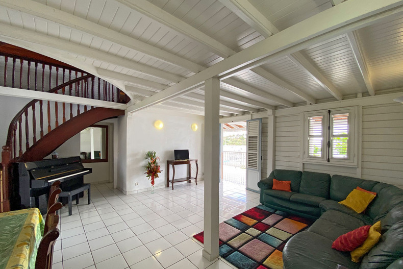 Location sur la plage 3 ilets salon tv