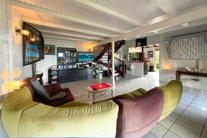 maison porte du surf martinique salon tv